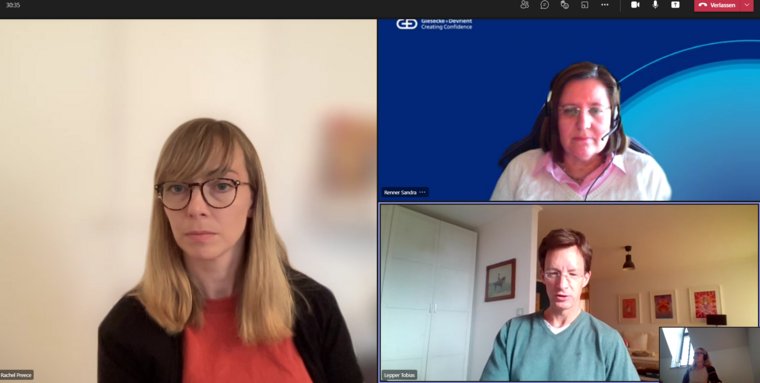 Image of Dr. Sandra Renner and Tobias Lepper in conversation